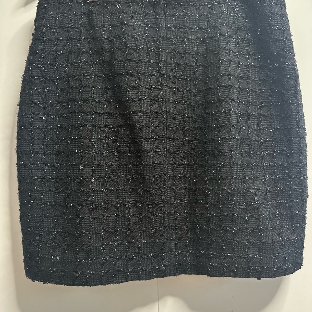 White House Black Market Black Mini Skirt with Chain Accent - Picture 4 of 7